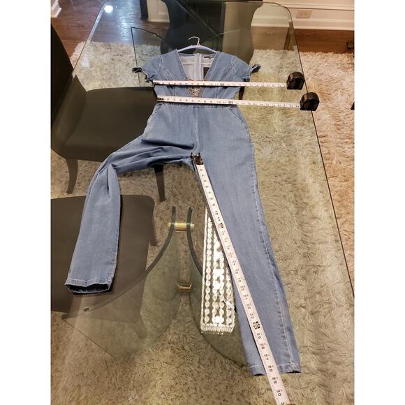 Fashion Nova Denim Jumpsuit Womens Medium Blue Plunging Neck Crisscross Front - Picture 8 of 16